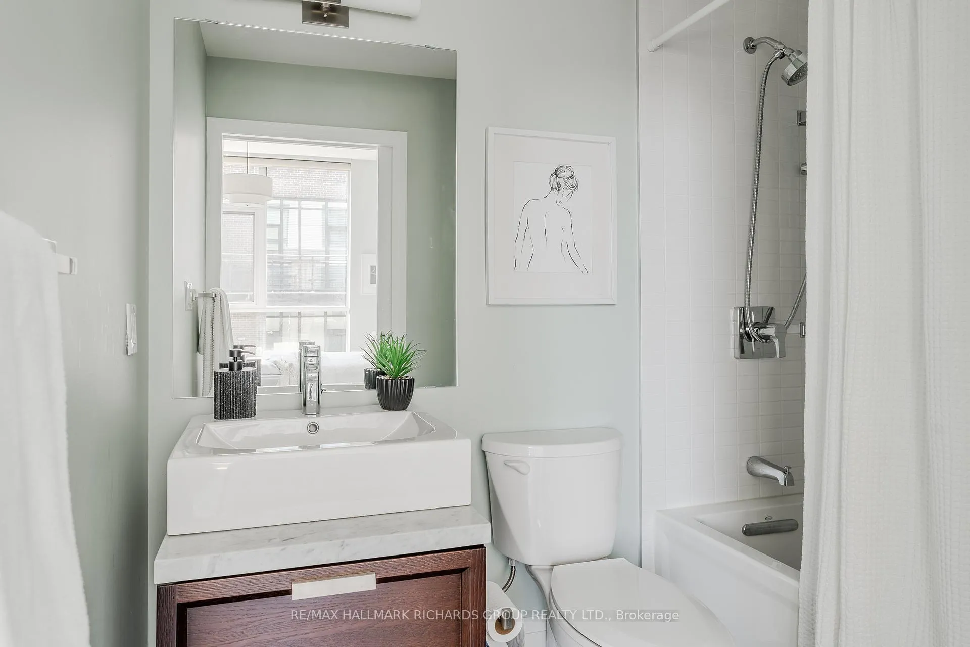 Photo 19 of Unit TH5, 2 Bellefair Avenue, Toronto, The Beaches — HOMEH
