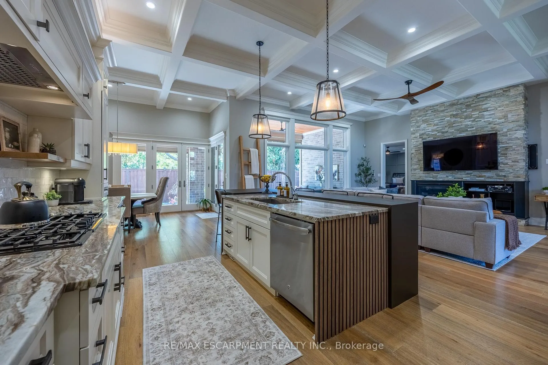 Photo 3 of Unit 3, 11 Greenleaf Lane, Hamilton, Ancaster — HOMEH