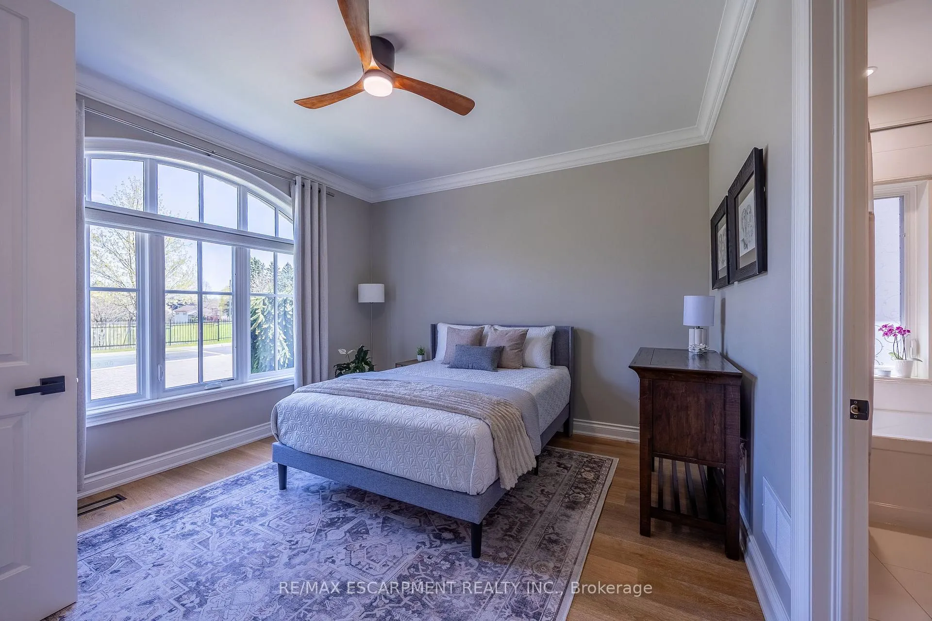 Photo 11 of Unit 3, 11 Greenleaf Lane, Hamilton, Ancaster — HOMEH