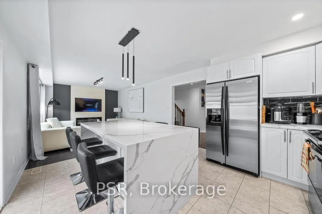 Photo 13 of 150 Voyager Pass, Hamilton, Binbrook — HOMEH
