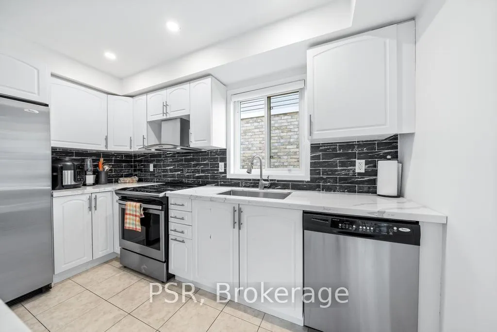 Photo 16 of 150 Voyager Pass, Hamilton, Binbrook — HOMEH
