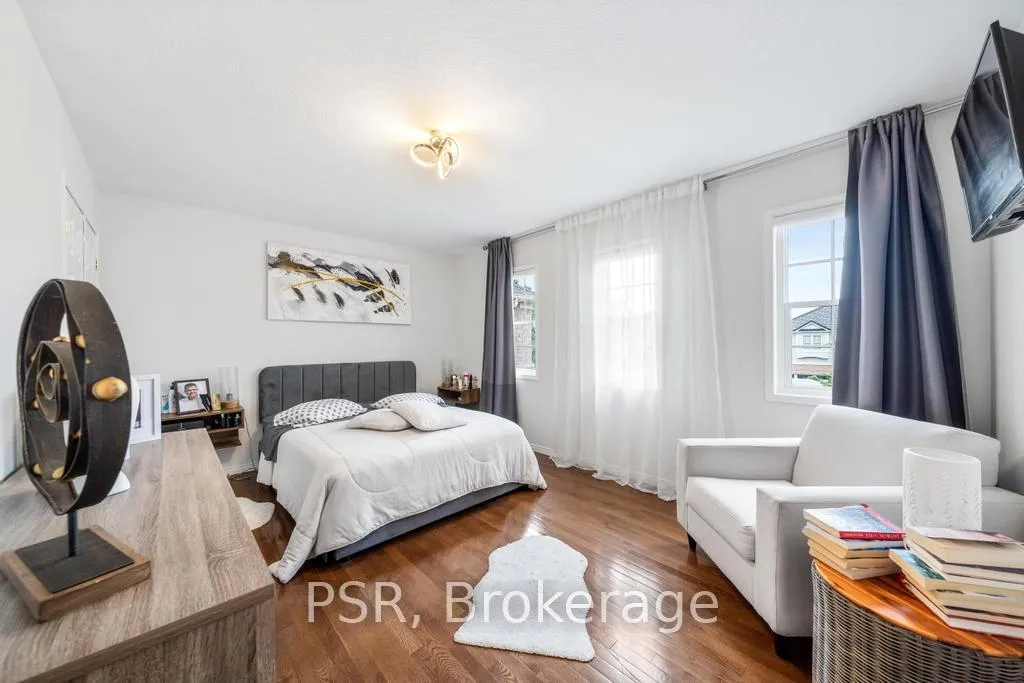 Photo 23 of 150 Voyager Pass, Hamilton, Binbrook — HOMEH