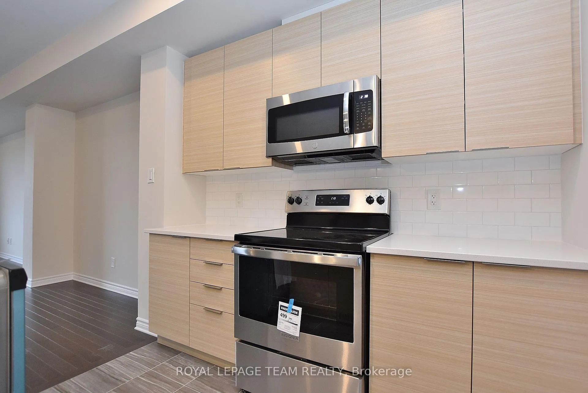 Photo 12 of 30 Rookie Crescent, Ottawa, Kanata - Emerald Meadows/Trailwest — HOMEH