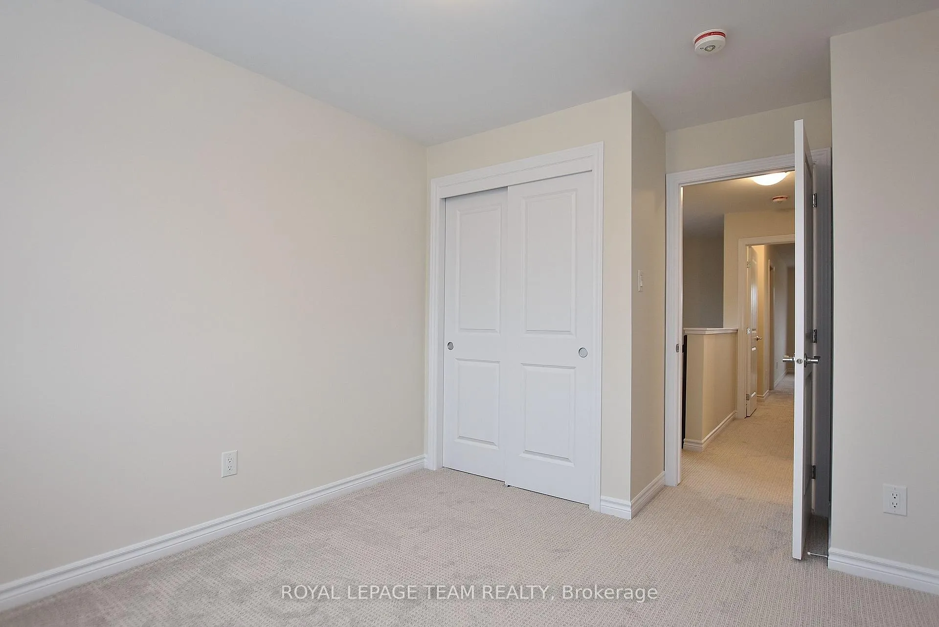 Photo 20 of 30 Rookie Crescent, Ottawa, Kanata - Emerald Meadows/Trailwest — HOMEH