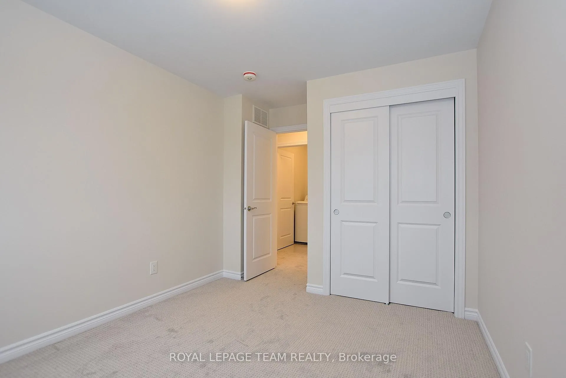 Photo 24 of 30 Rookie Crescent, Ottawa, Kanata - Emerald Meadows/Trailwest — HOMEH