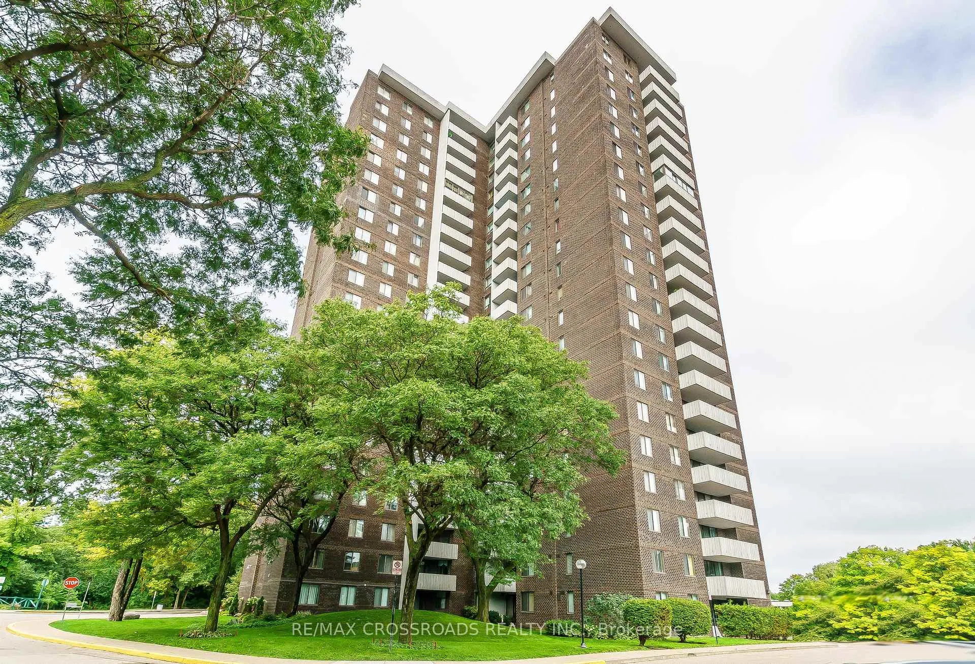 Photo 3 of Unit 1509, 1900 Sheppard Avenue E, North York, Pleasant View — HOMEH