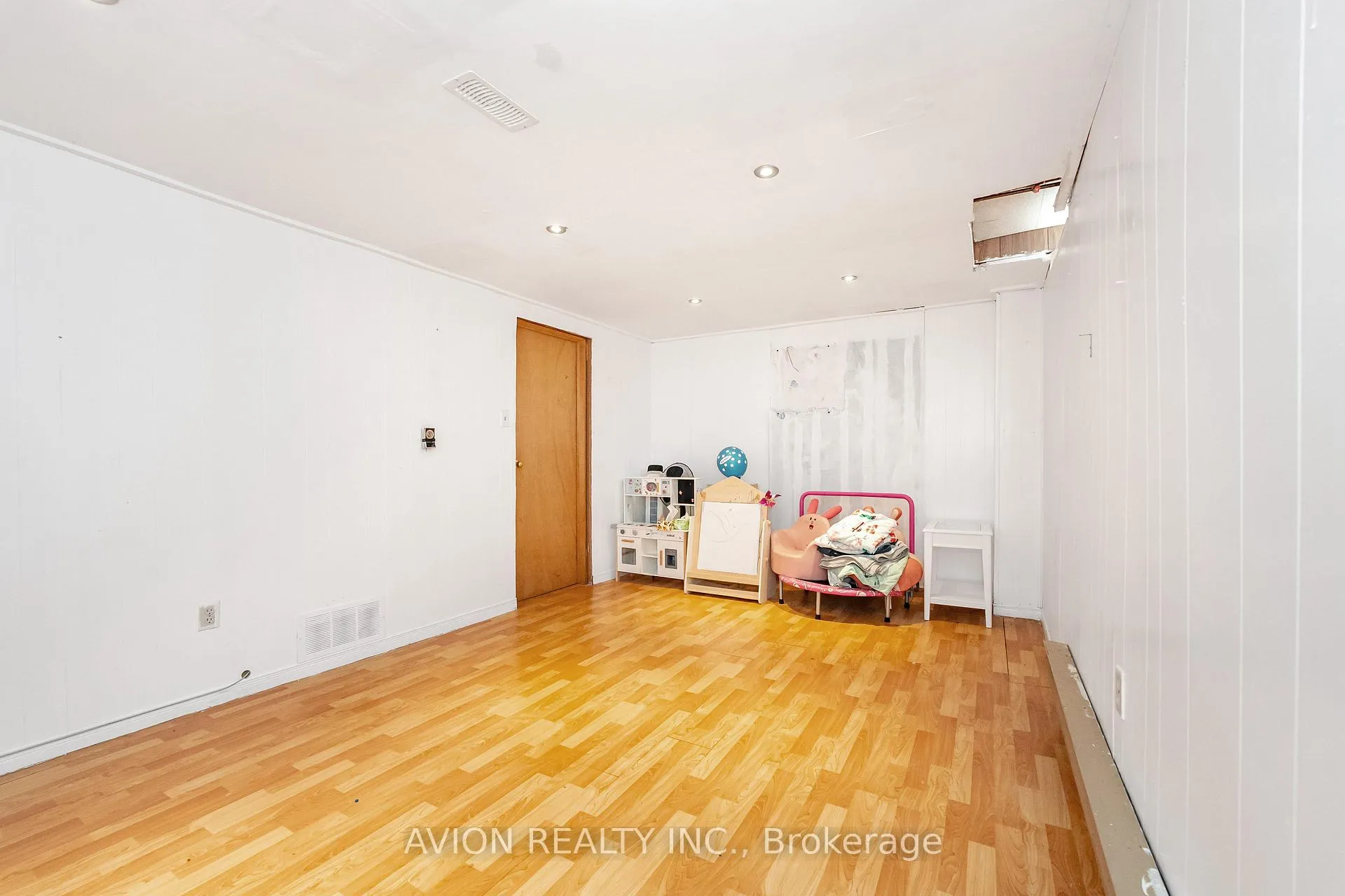Photo 35 of Unit 98, 1975 Rosefield Road, Pickering, Liverpool — HOMEH
