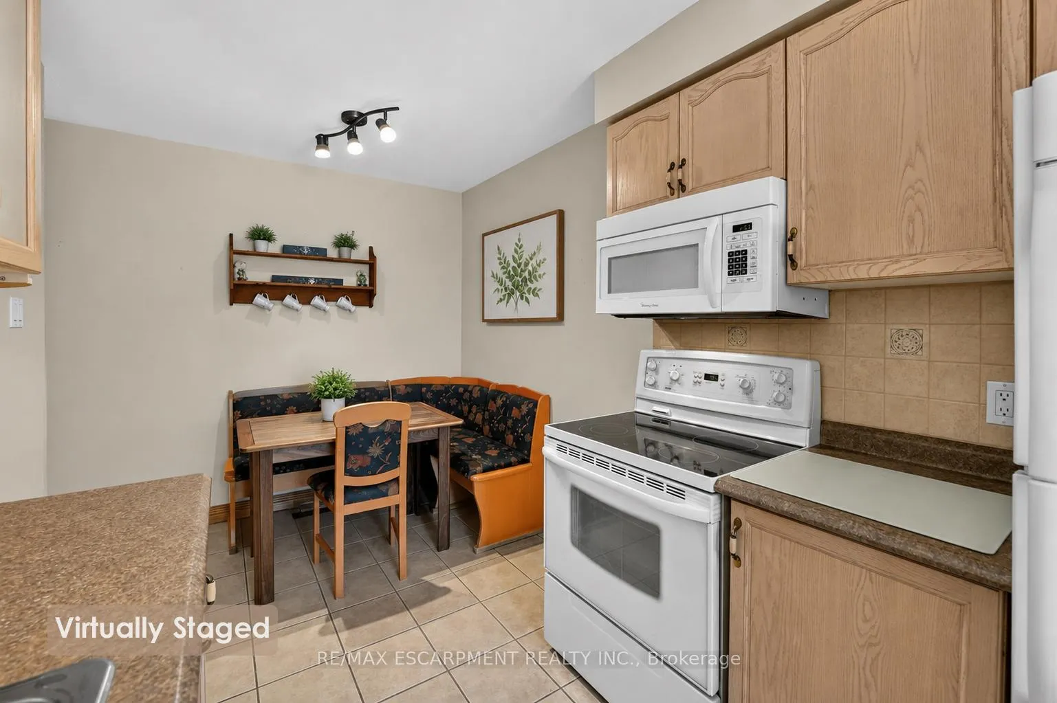 Photo 7 of 16 Walker Court, Grimsby, Grimsby East — HOMEH
