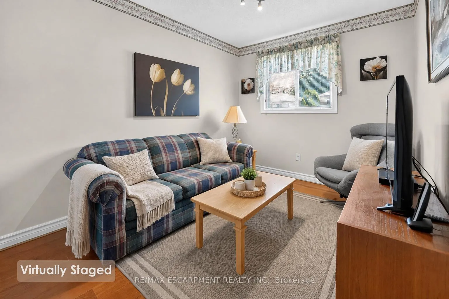 Photo 10 of 16 Walker Court, Grimsby, Grimsby East — HOMEH