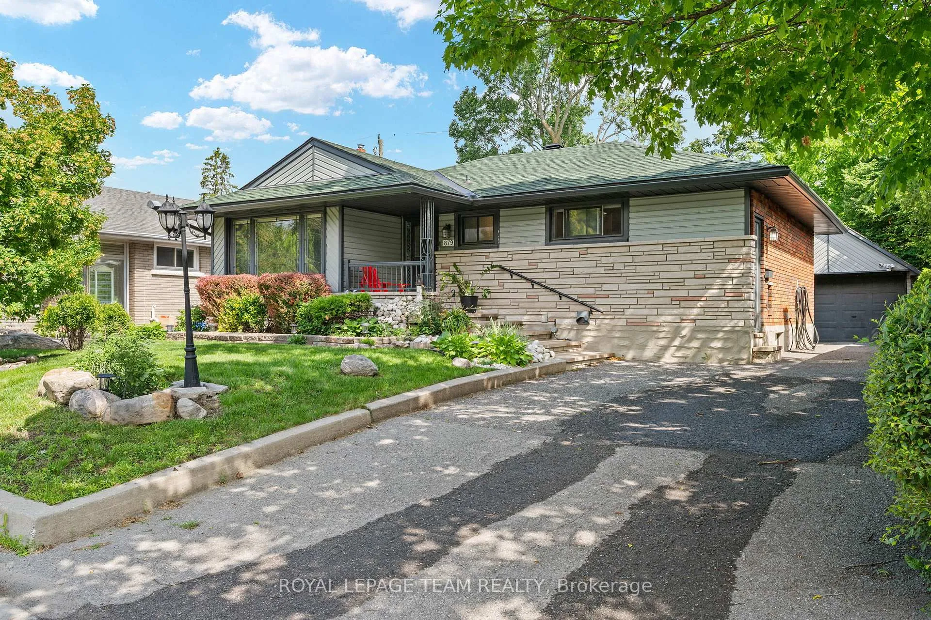 Photo 2 of 879 Pleasant Park Road, Ottawa, Elmvale Acres — HOMEH