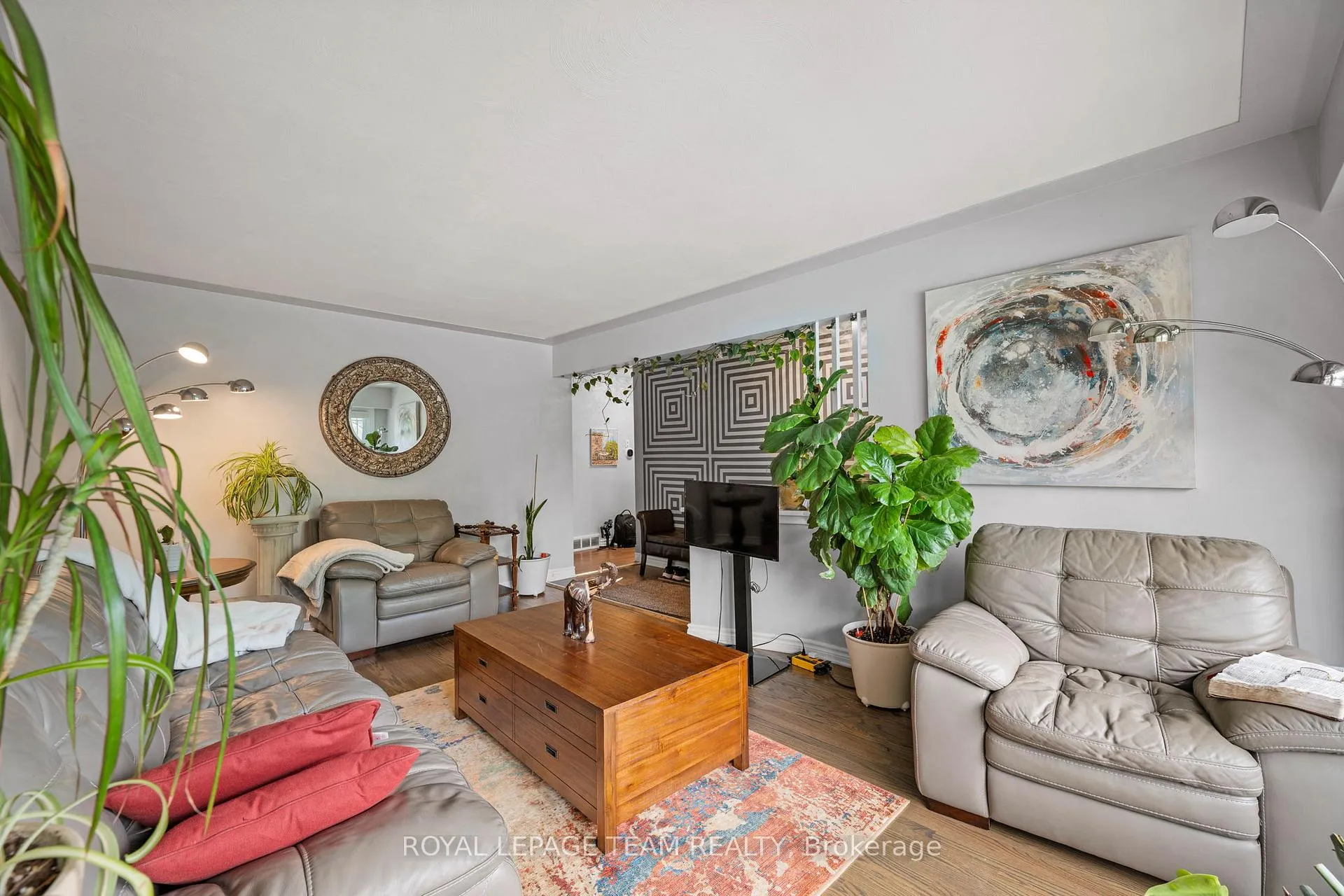 Photo 7 of 879 Pleasant Park Road, Ottawa, Elmvale Acres — HOMEH