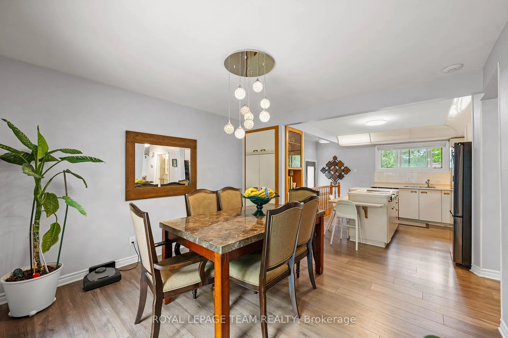 Photo 12 of 879 Pleasant Park Road, Ottawa, Elmvale Acres — HOMEH