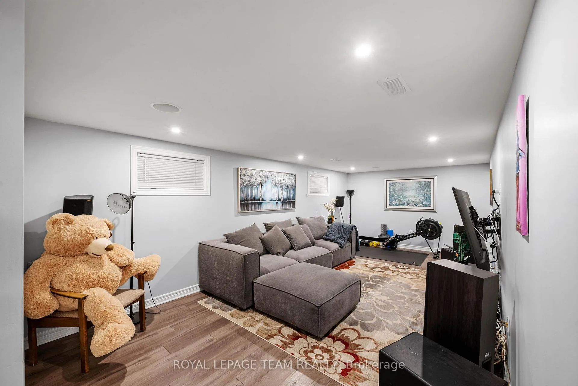 Photo 25 of 879 Pleasant Park Road, Ottawa, Elmvale Acres — HOMEH