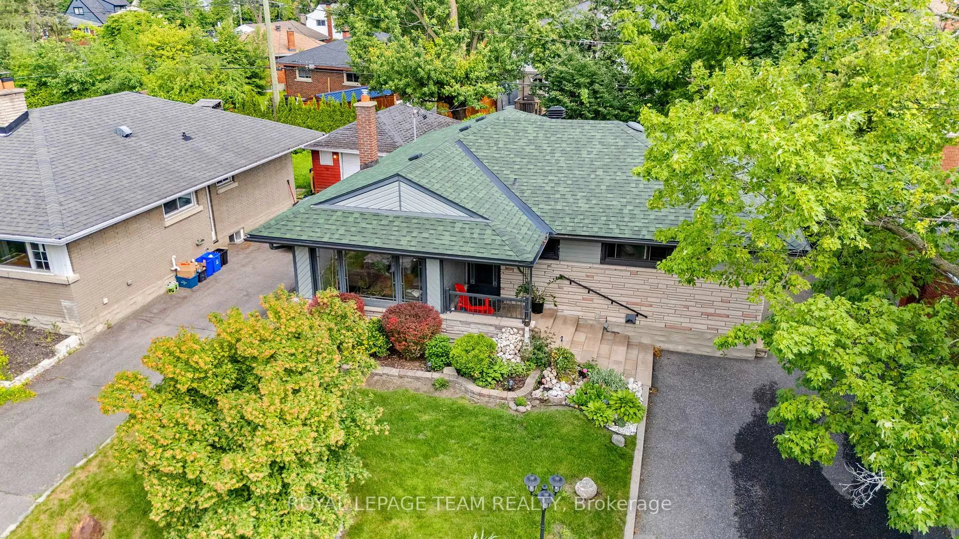 Photo 39 of 879 Pleasant Park Road, Ottawa, Elmvale Acres — HOMEH