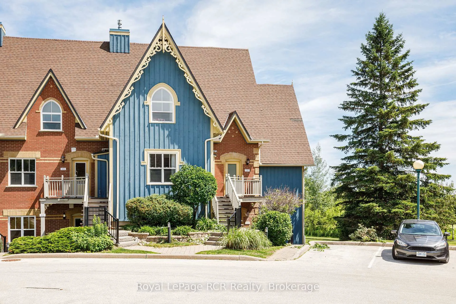 Photo of Unit 211, 184 Snowbridge Way