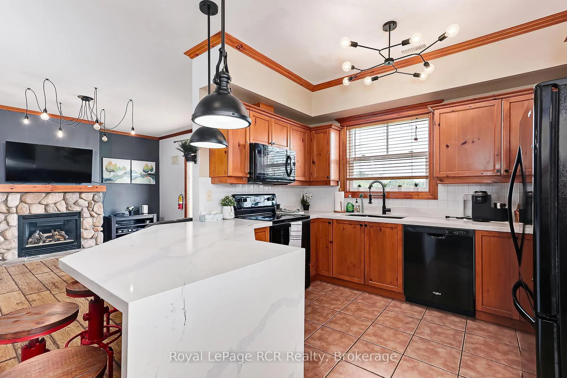 Photo 5 of Unit 211, 184 Snowbridge Way, Blue Mountains — HOMEH