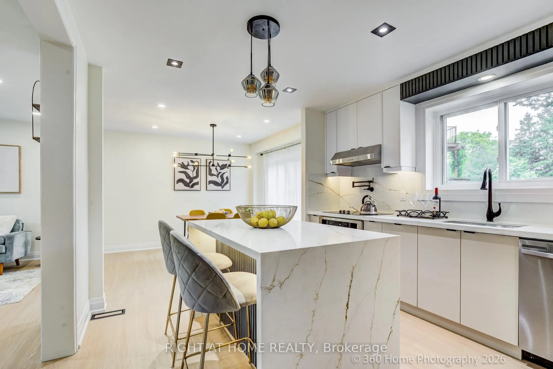 Photo 1 of 22 Gleneagle Crescent, North York, Don Valley Village — HOMEH