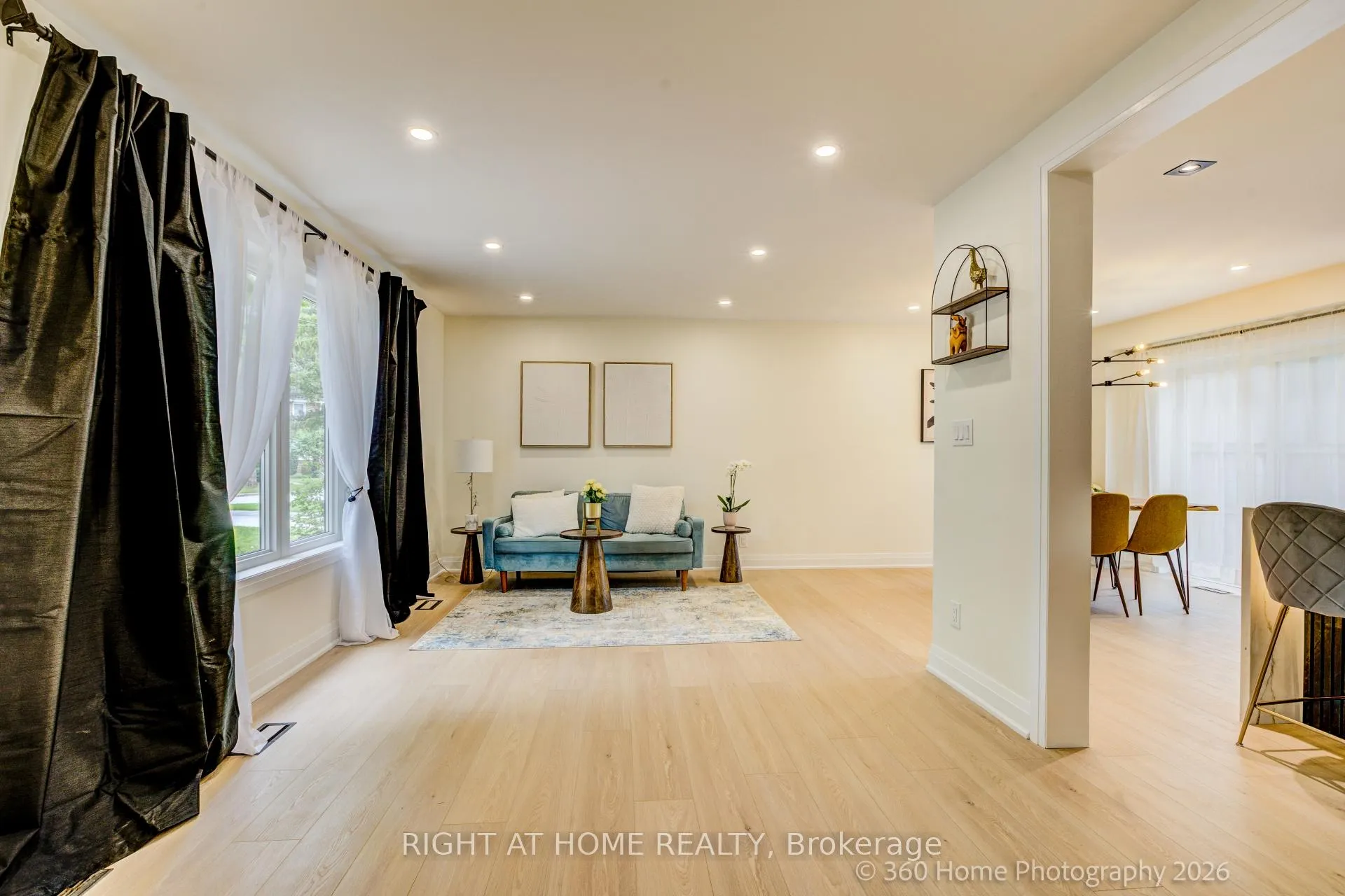 Photo 8 of 22 Gleneagle Crescent, North York, Don Valley Village — HOMEH