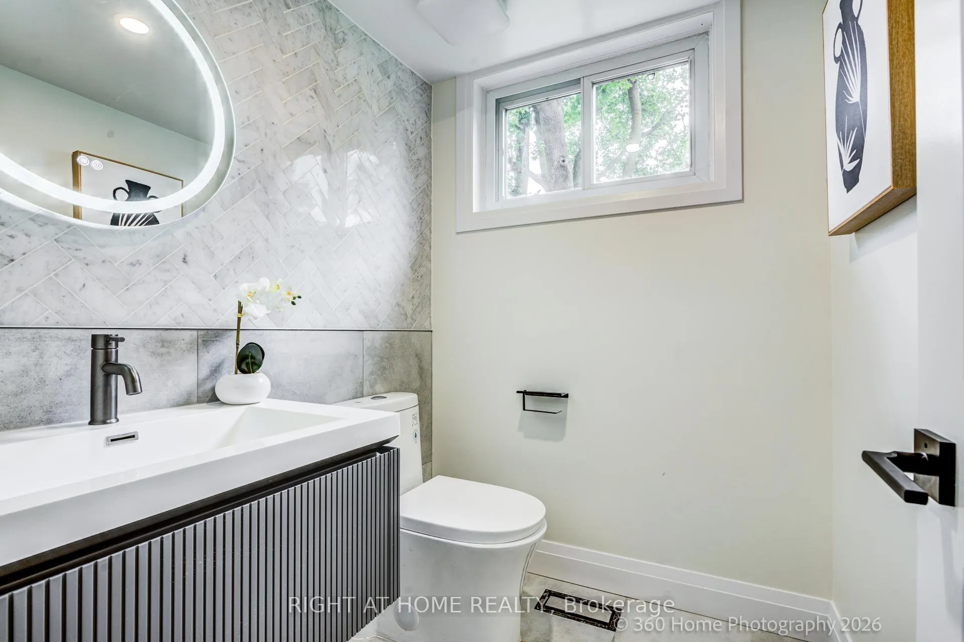 Photo 10 of 22 Gleneagle Crescent, North York, Don Valley Village — HOMEH