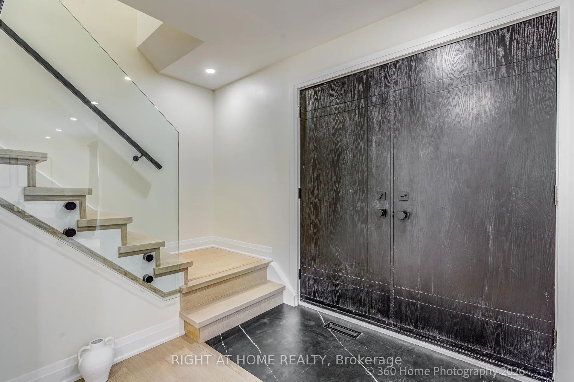 Photo 11 of 22 Gleneagle Crescent, North York, Don Valley Village — HOMEH