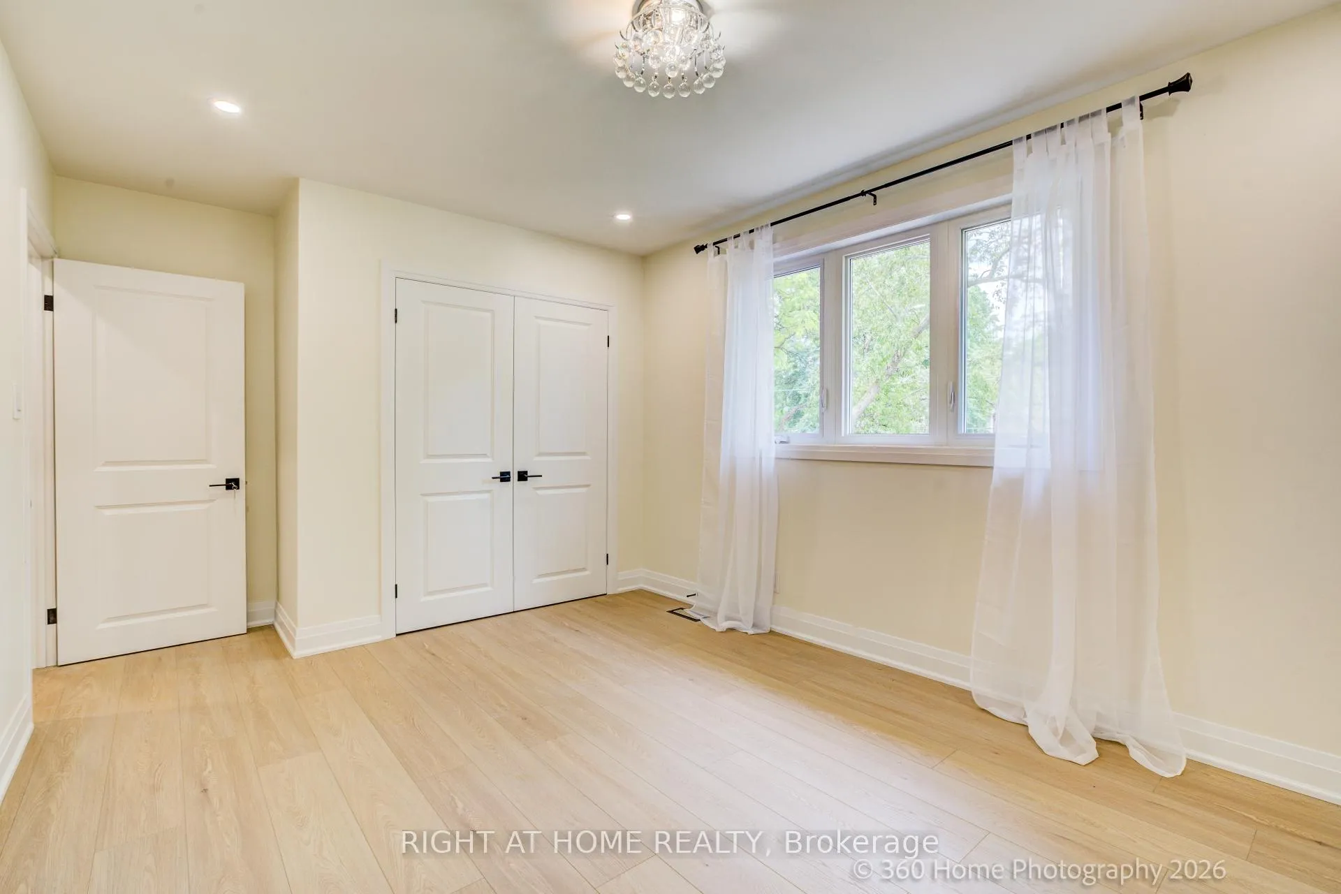 Photo 19 of 22 Gleneagle Crescent, North York, Don Valley Village — HOMEH