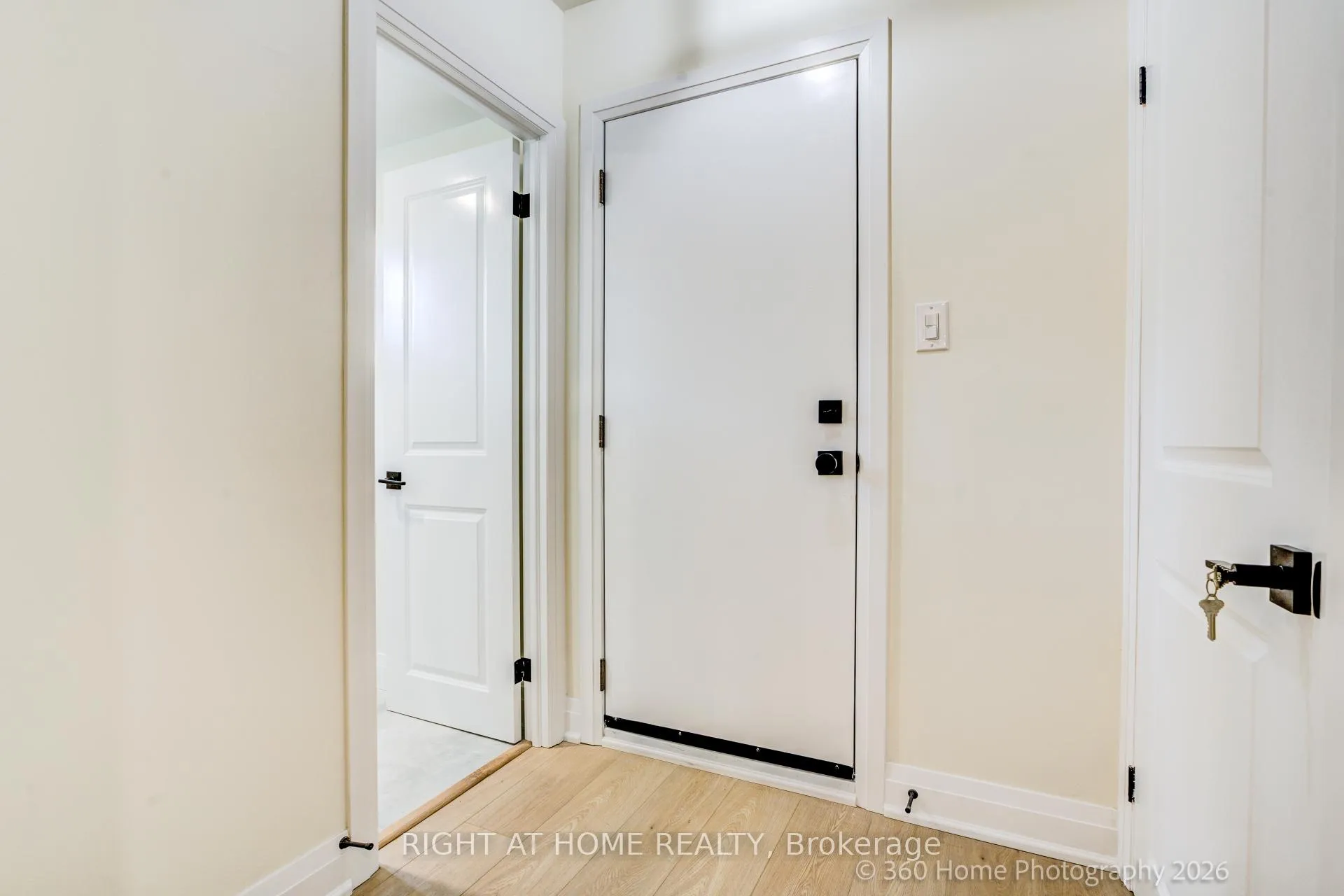 Photo 20 of 22 Gleneagle Crescent, North York, Don Valley Village — HOMEH
