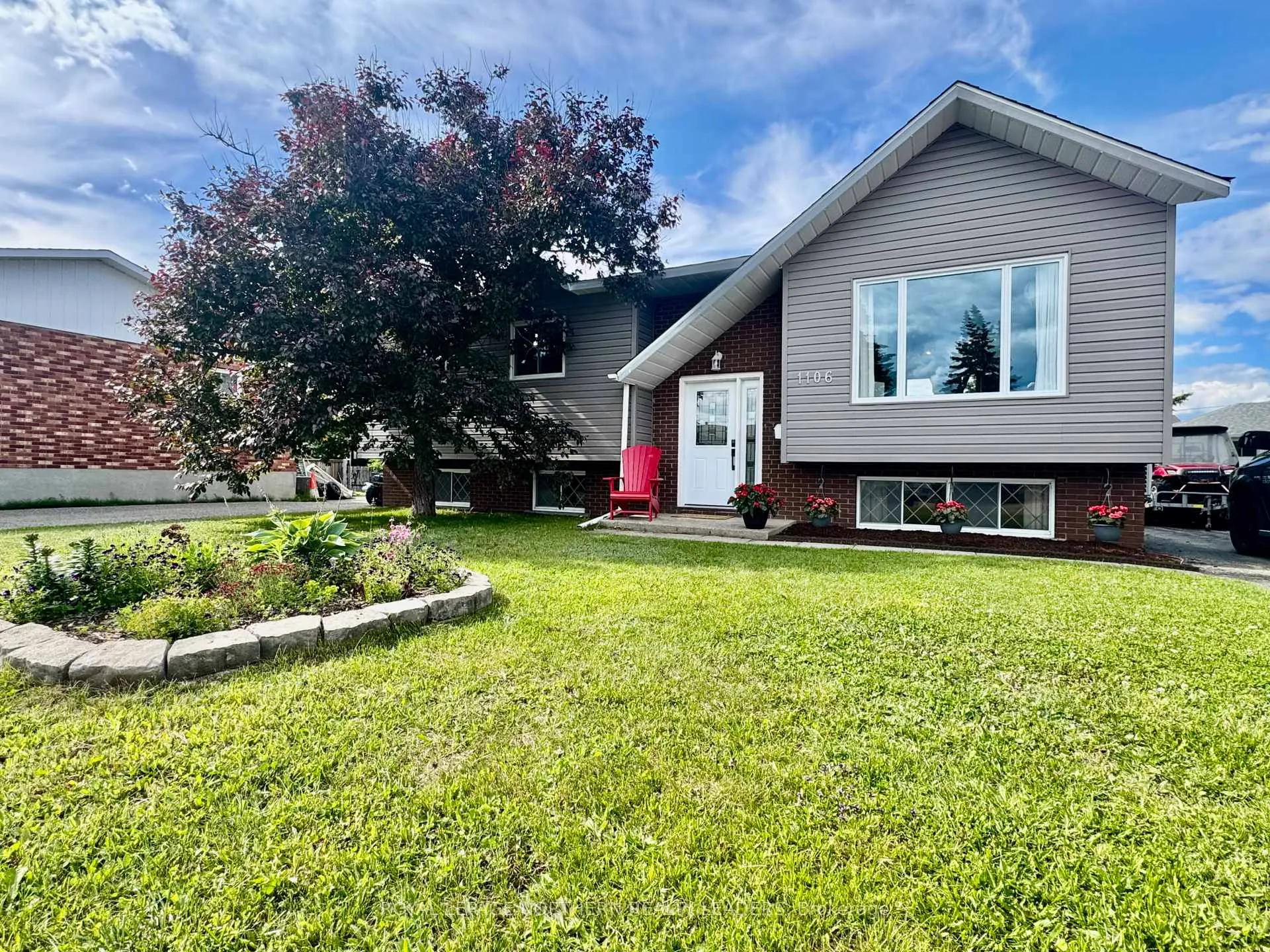 Photo 2 of 1106 Greeningdon Drive, Timmins, MTJ - Main Area — HOMEH