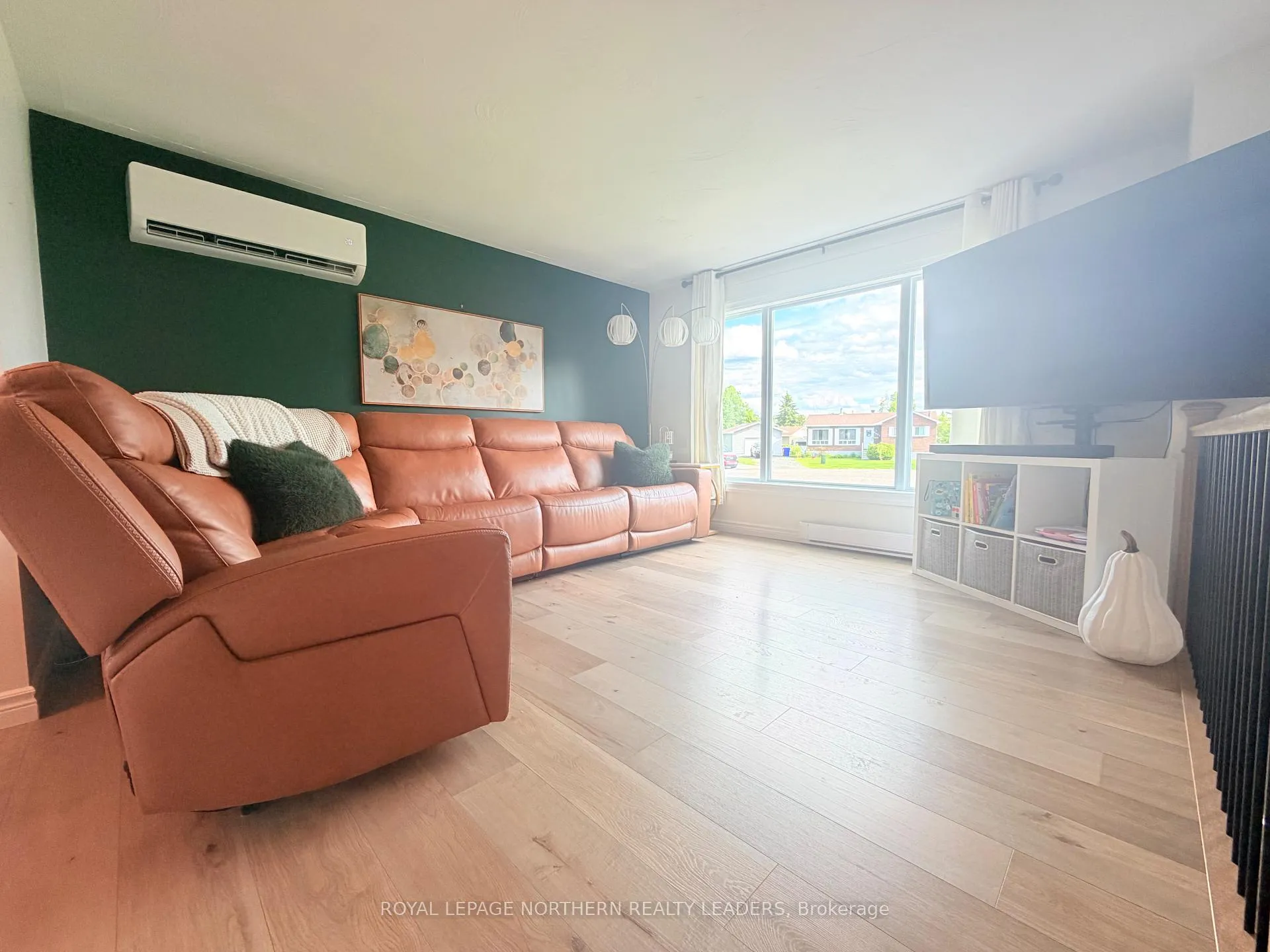 Photo 5 of 1106 Greeningdon Drive, Timmins, MTJ - Main Area — HOMEH