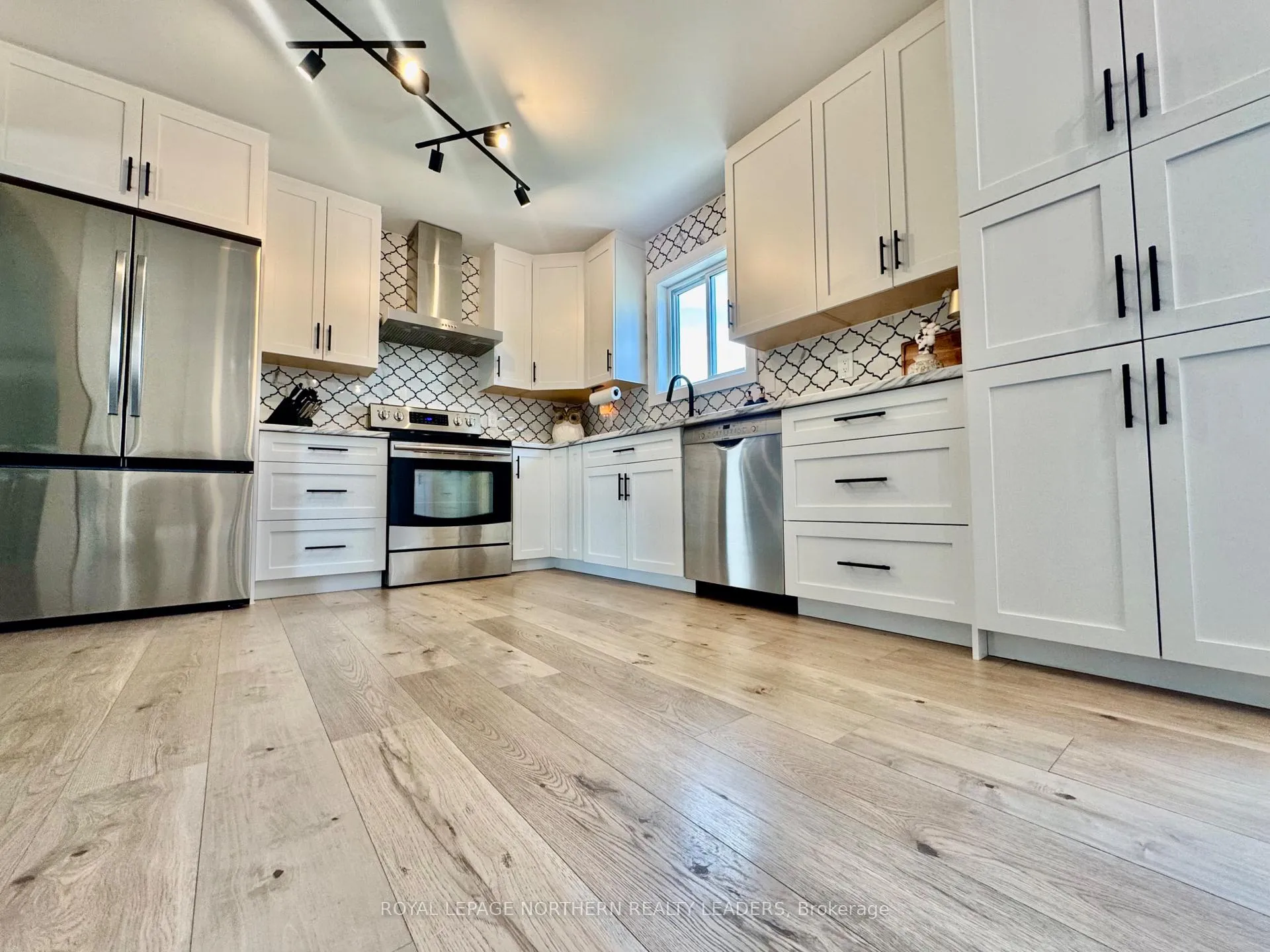 Photo 7 of 1106 Greeningdon Drive, Timmins, MTJ - Main Area — HOMEH