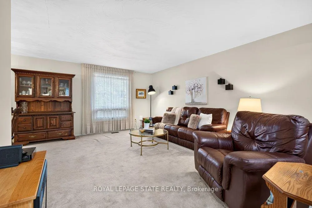 Photo 2 of 36 Gray Road, Hamilton, Stoney Creek — HOMEH