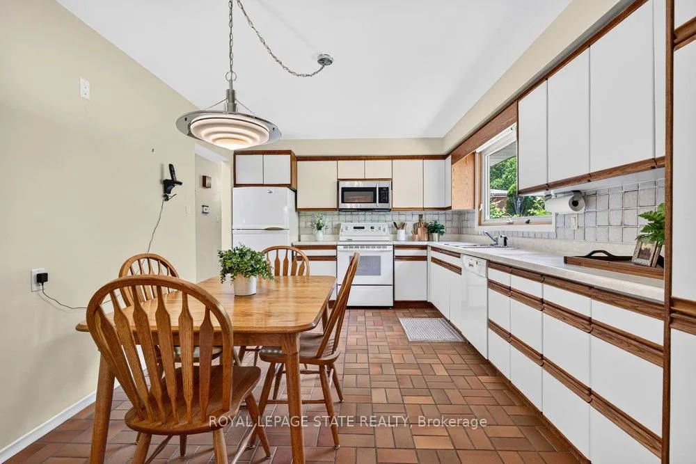 Photo 21 of 36 Gray Road, Hamilton, Stoney Creek — HOMEH