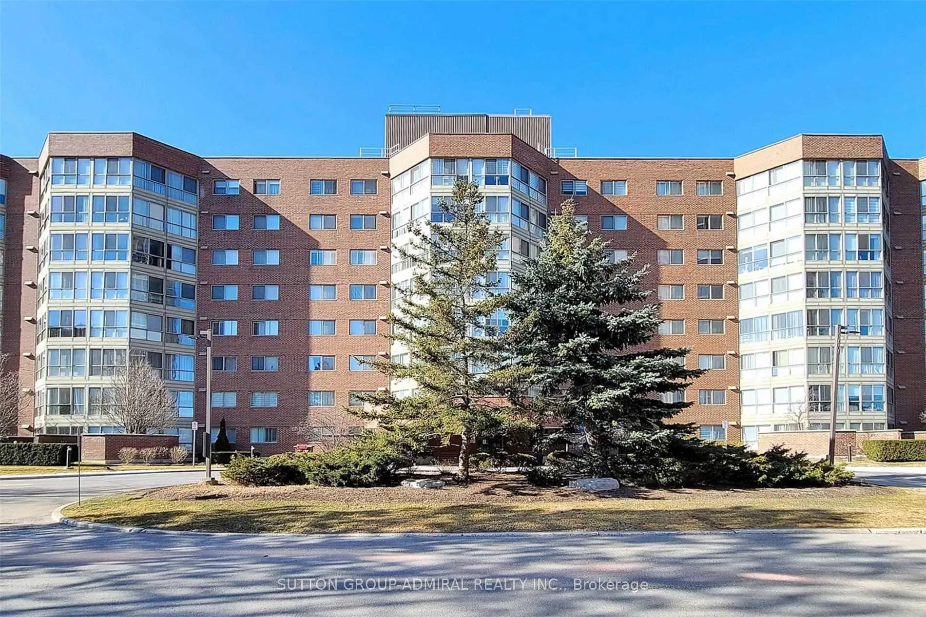 Front of Unit 208, 5 Weldrick Road W