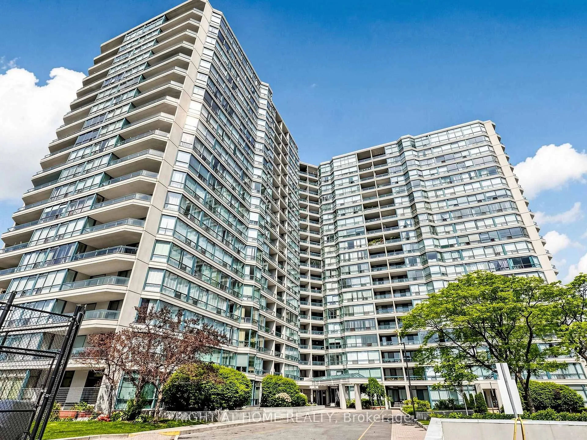 Photo 2 of Unit Ph6, 4725 Sheppard Avenue E, Scarborough, Agincourt South-Malvern West — HOMEH