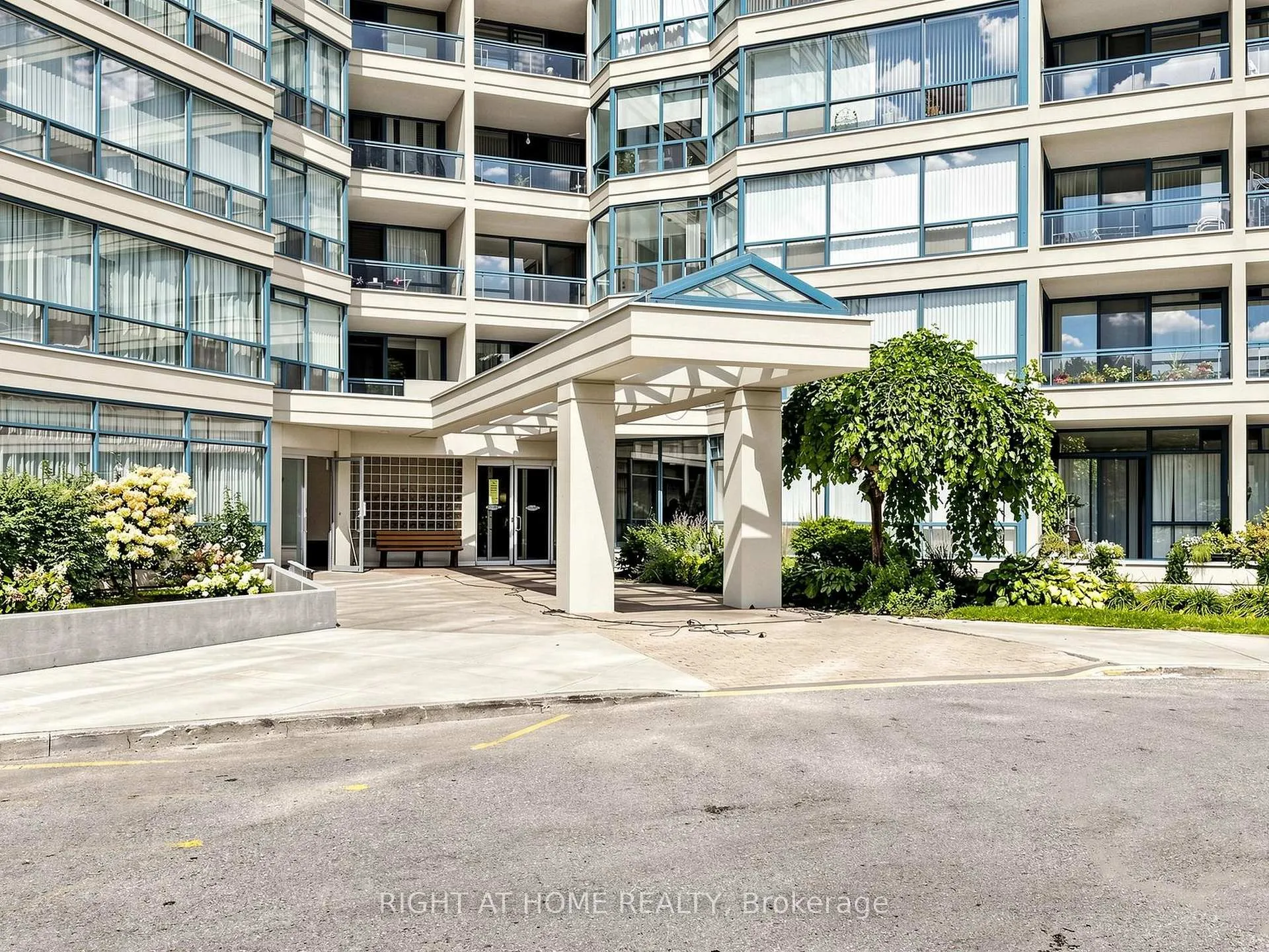 Photo 3 of Unit Ph6, 4725 Sheppard Avenue E, Scarborough, Agincourt South-Malvern West — HOMEH