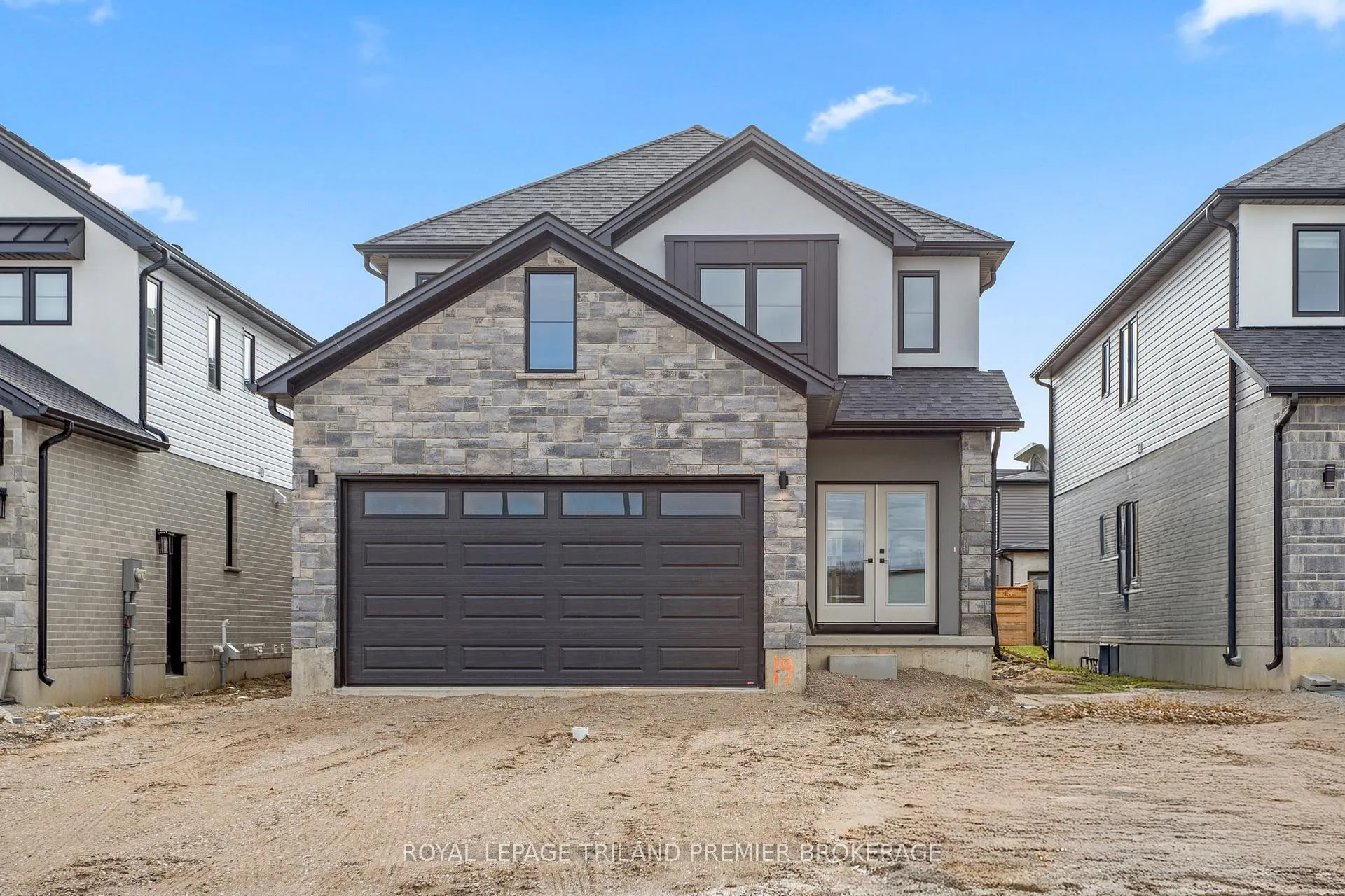 Photo 1 of 4375 Sagebrush Crescent, London, South V — HOMEH