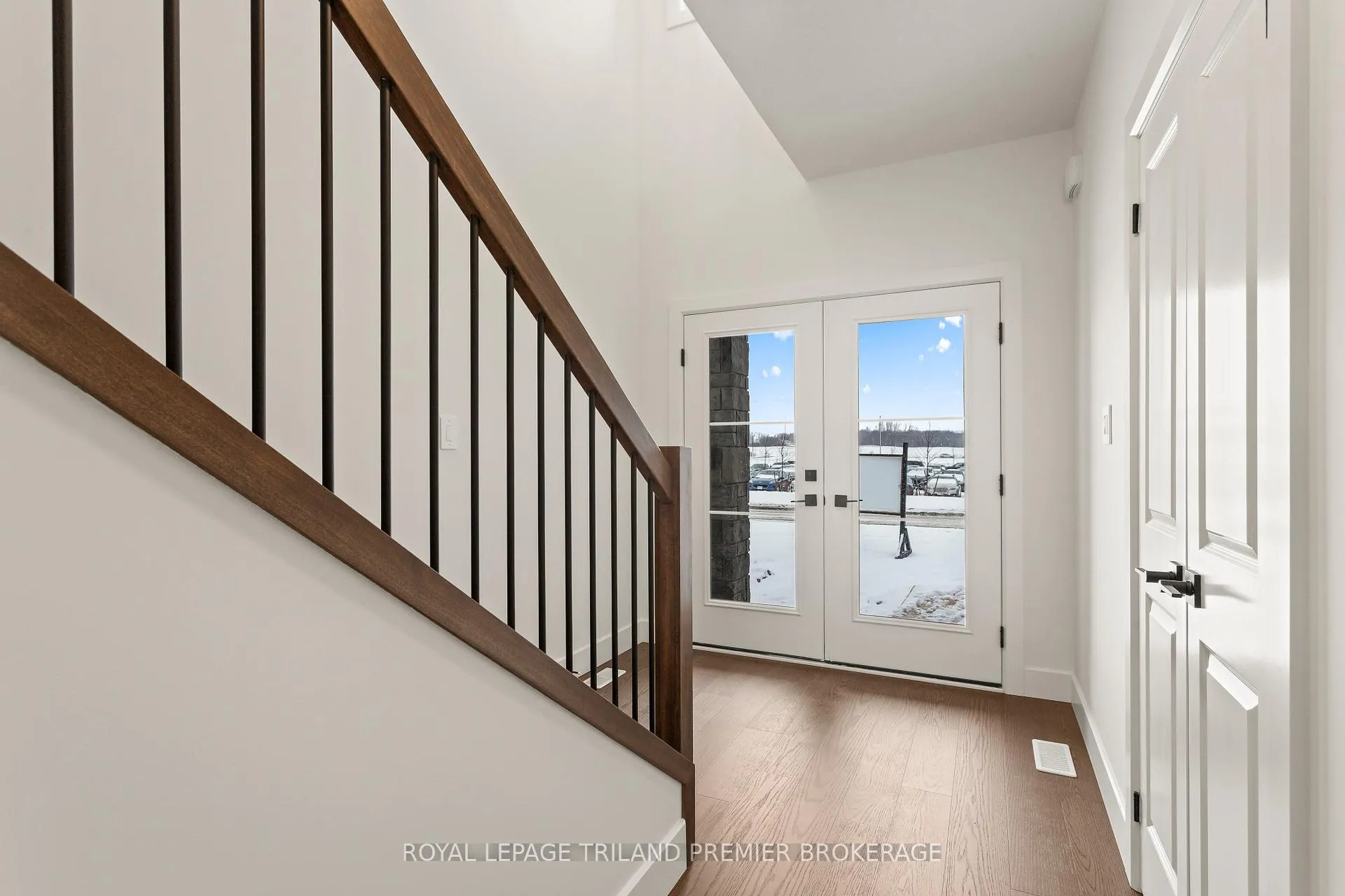 Photo 3 of 4375 Sagebrush Crescent, London, South V — HOMEH