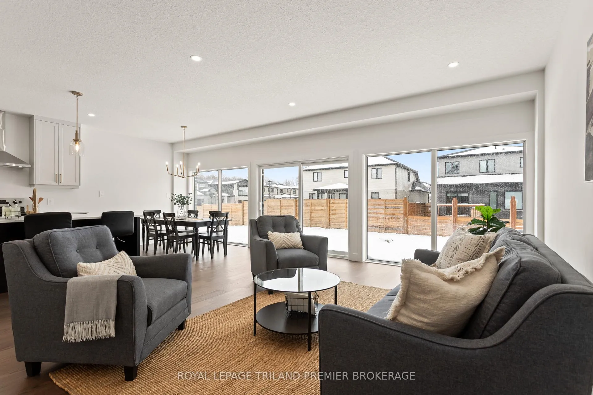 Photo 8 of 4375 Sagebrush Crescent, London, South V — HOMEH
