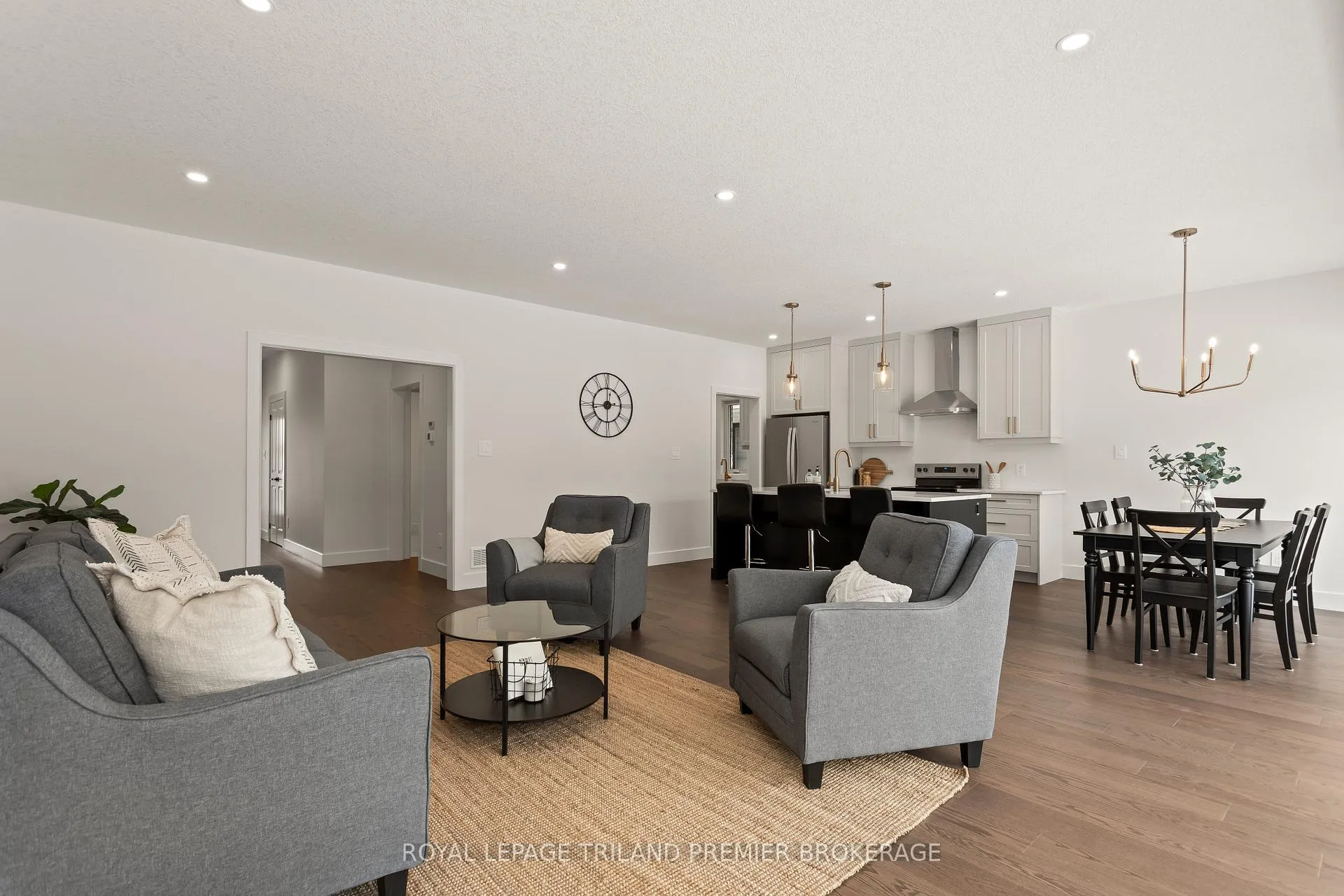 Photo 10 of 4375 Sagebrush Crescent, London, South V — HOMEH