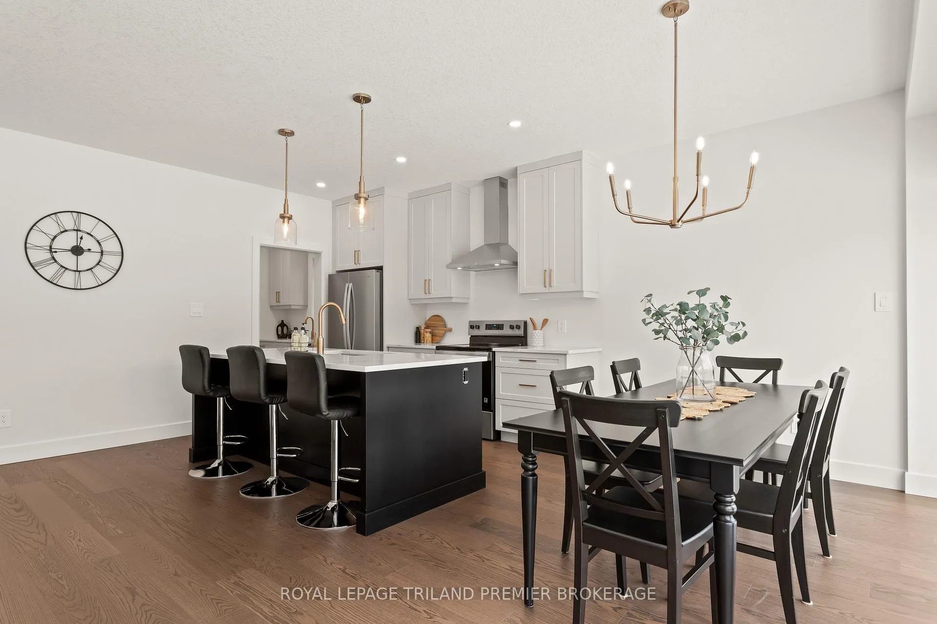 Photo 12 of 4375 Sagebrush Crescent, London, South V — HOMEH