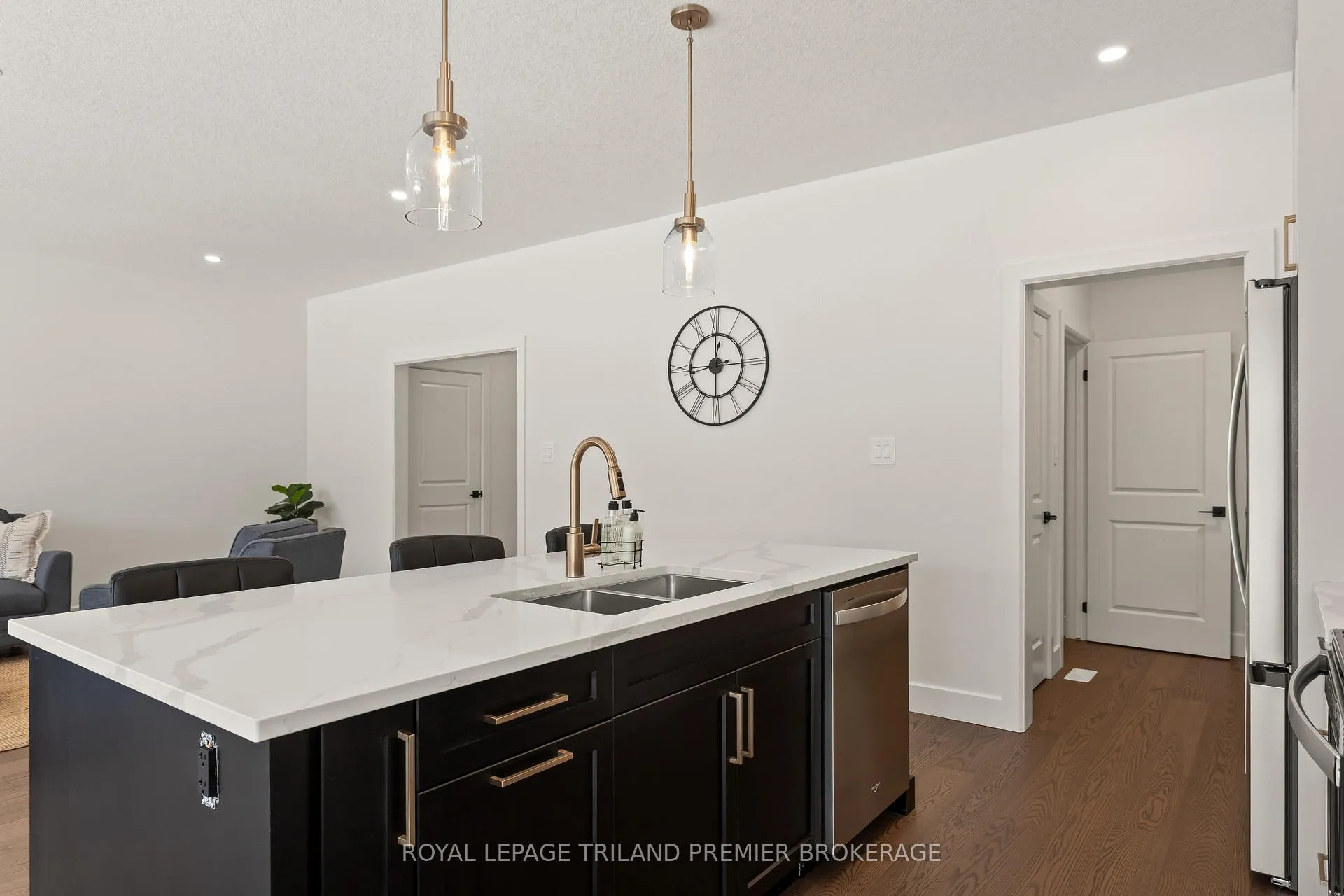 Photo 16 of 4375 Sagebrush Crescent, London, South V — HOMEH