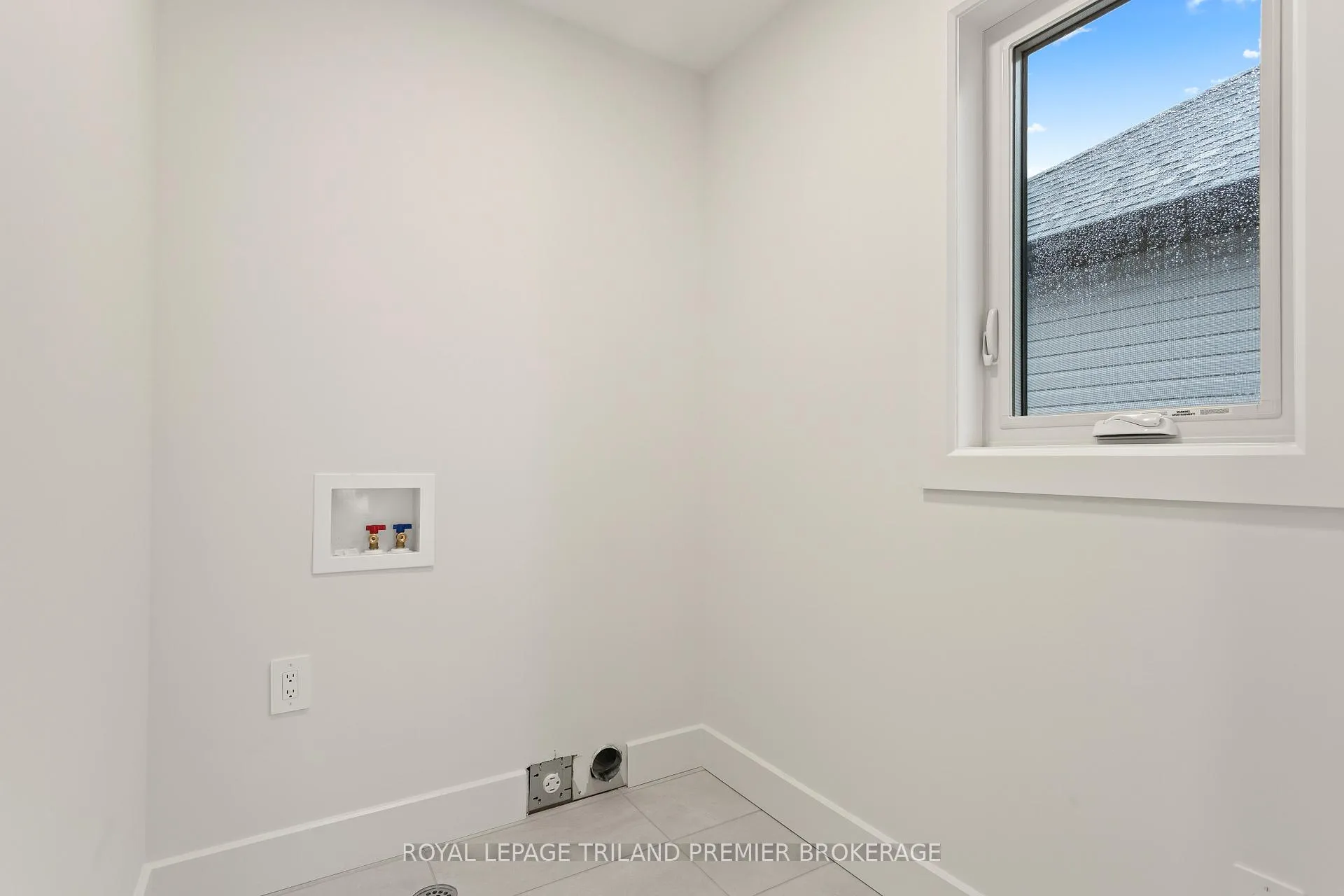 Photo 36 of 4375 Sagebrush Crescent, London, South V — HOMEH