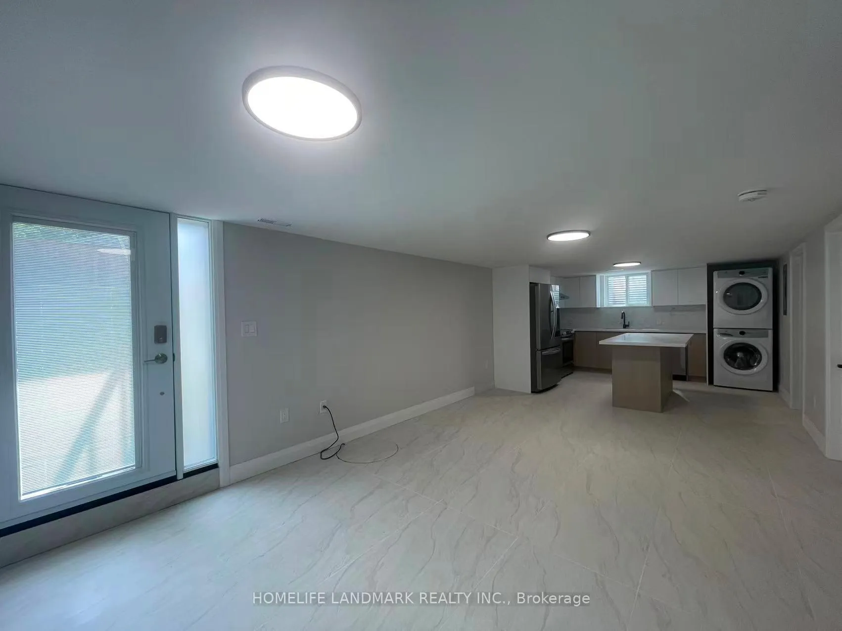 Photo 2 of Unit Unit 4, 17 Rosemeade Avenue, Etobicoke, Stonegate-Queensway — HOMEH
