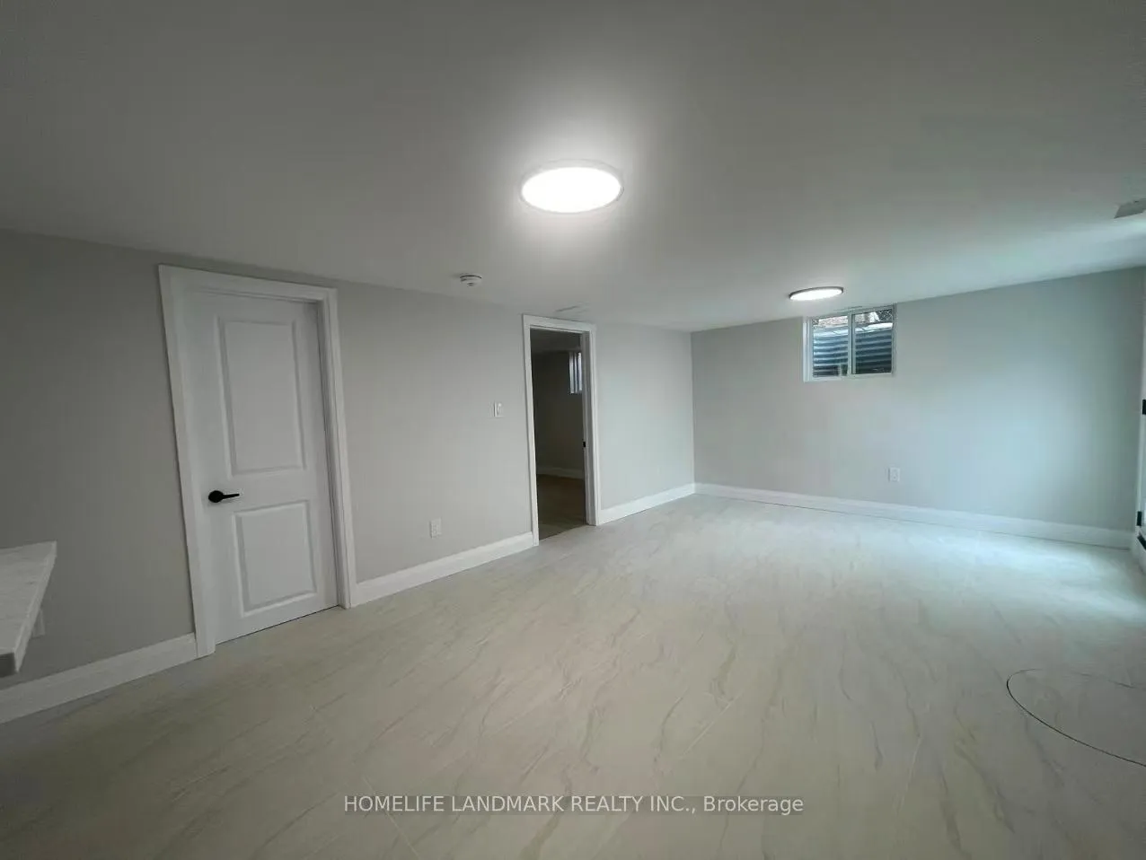 Photo 3 of Unit Unit 4, 17 Rosemeade Avenue, Etobicoke, Stonegate-Queensway — HOMEH