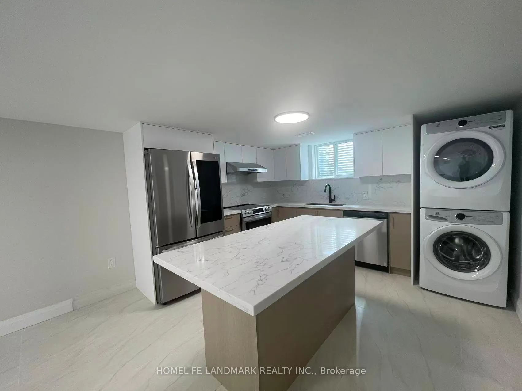 Photo 4 of Unit Unit 4, 17 Rosemeade Avenue, Etobicoke, Stonegate-Queensway — HOMEH