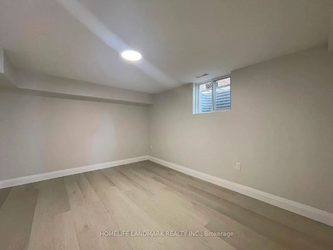 Photo 8 of Unit Unit 4, 17 Rosemeade Avenue, Etobicoke, Stonegate-Queensway — HOMEH