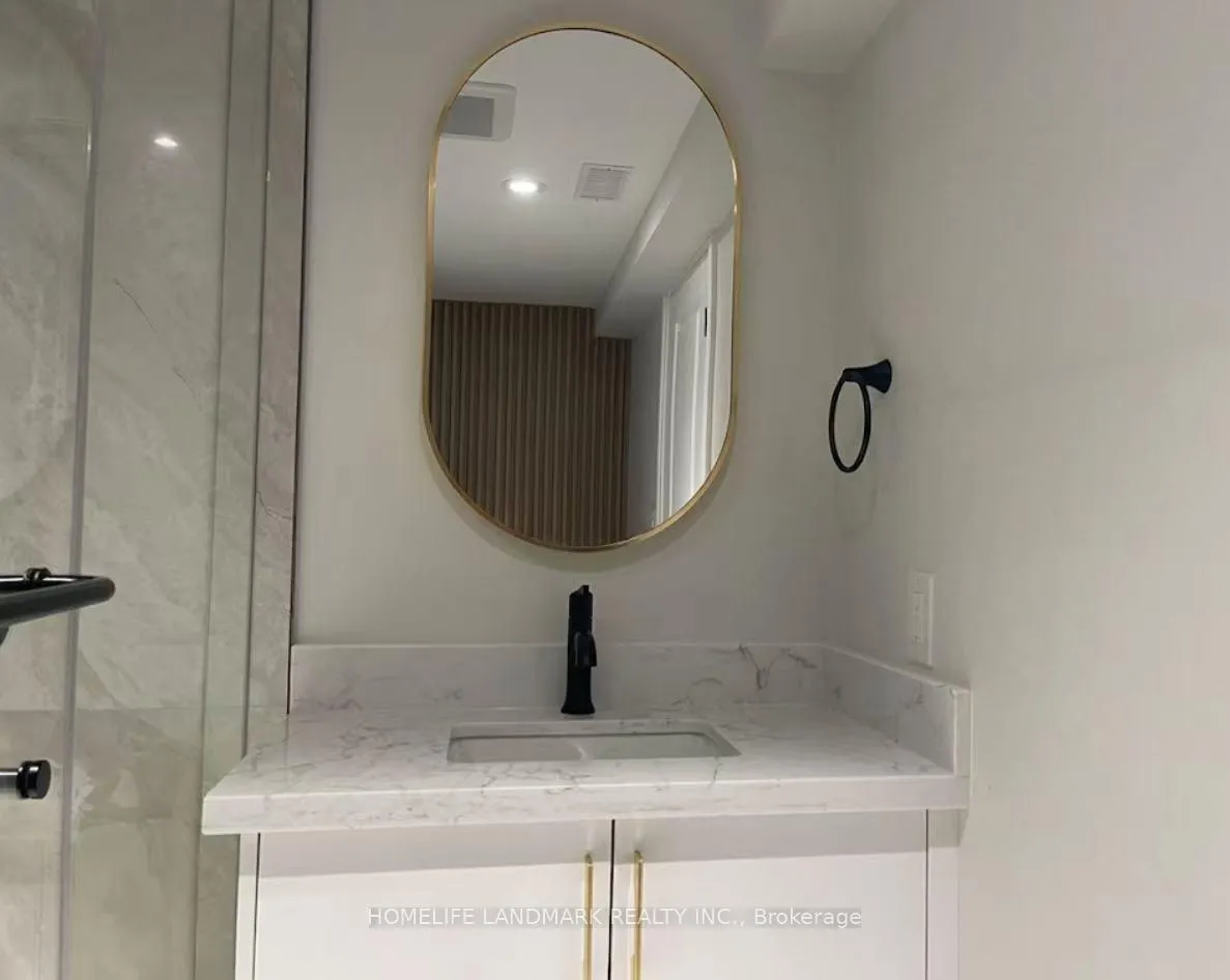 Photo 9 of Unit Unit 4, 17 Rosemeade Avenue, Etobicoke, Stonegate-Queensway — HOMEH