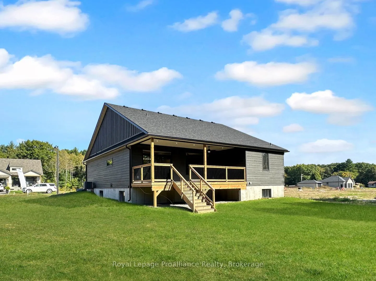 Photo 5 of 37 Deerview Drive, Quinte West, Murray Ward — HOMEH