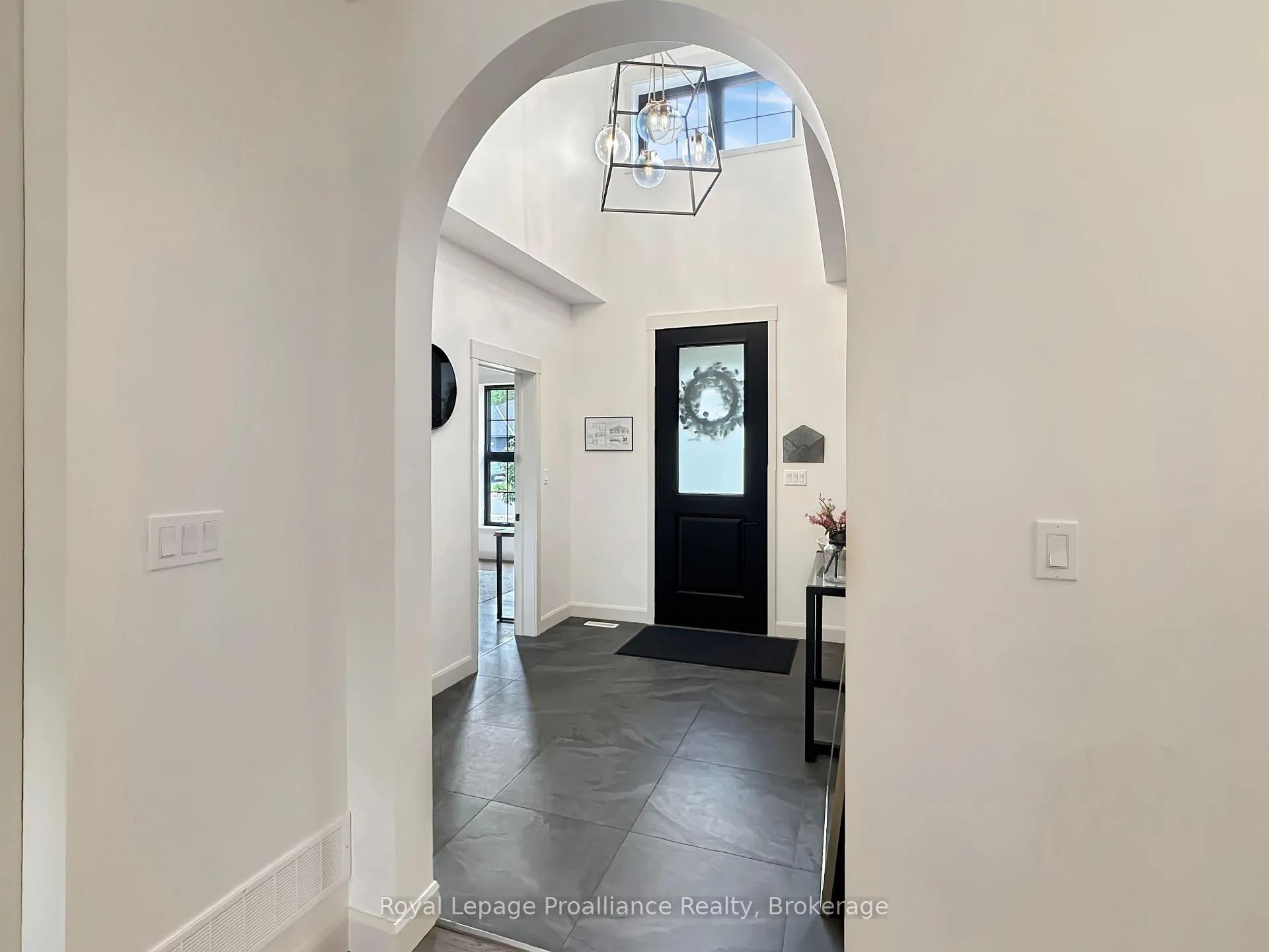 Photo 8 of 37 Deerview Drive, Quinte West, Murray Ward — HOMEH
