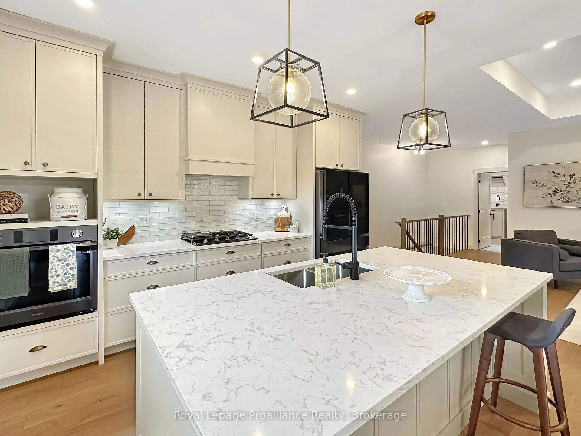 Photo 18 of 37 Deerview Drive, Quinte West, Murray Ward — HOMEH