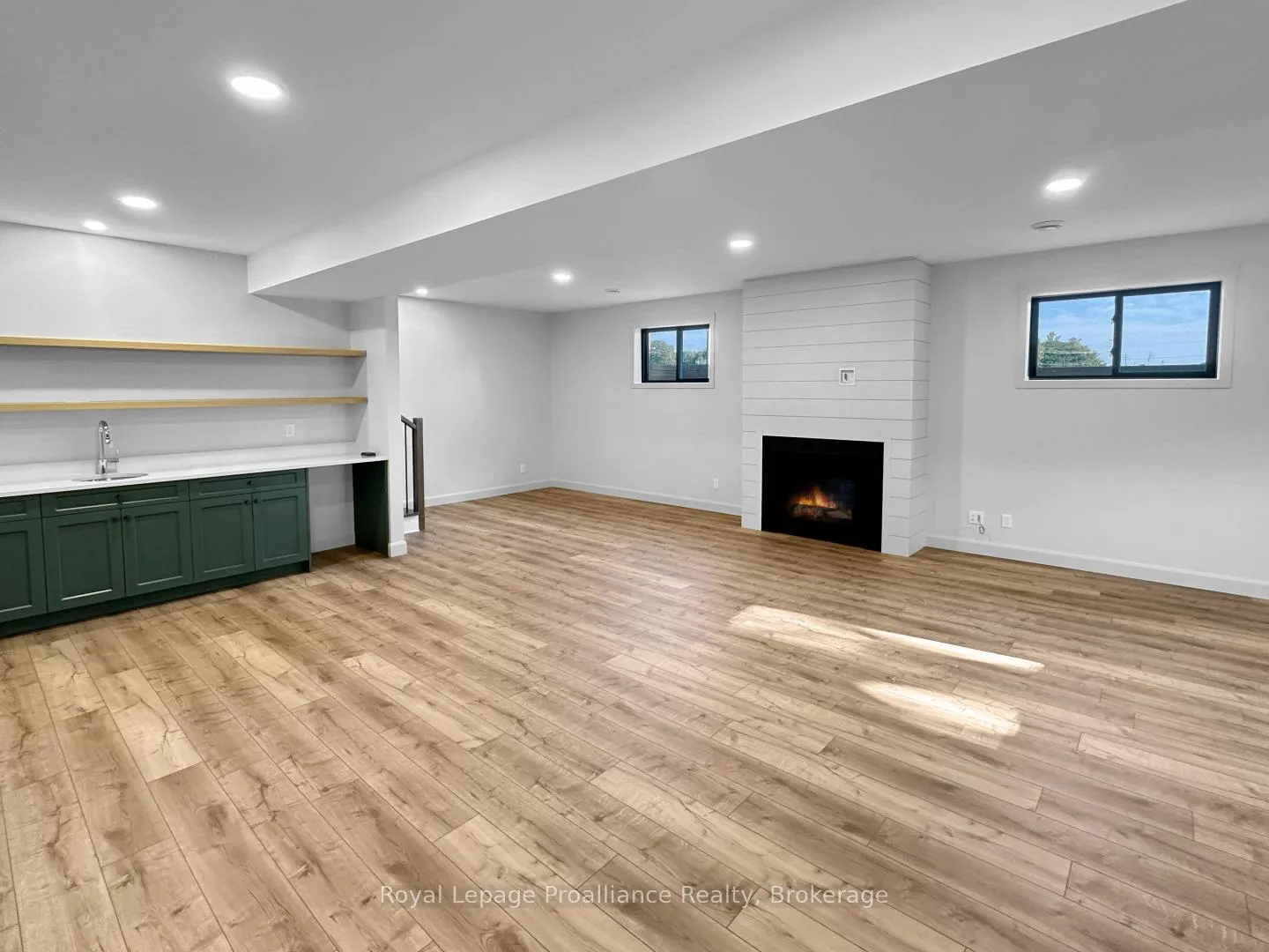 Photo 38 of 37 Deerview Drive, Quinte West, Murray Ward — HOMEH